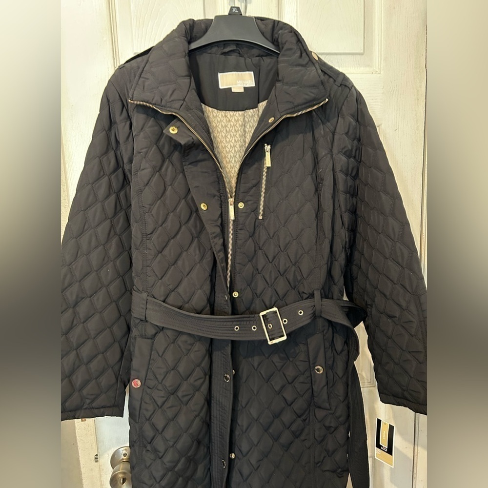 Michael Kors NWT Black Quilted Coat. - Picture 13 of 16